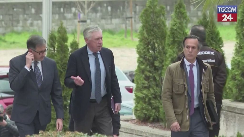 Carlo Ancelotti al banco degli imputati: il tecnico del Real Madrid affronta il processo per evasione fiscale.