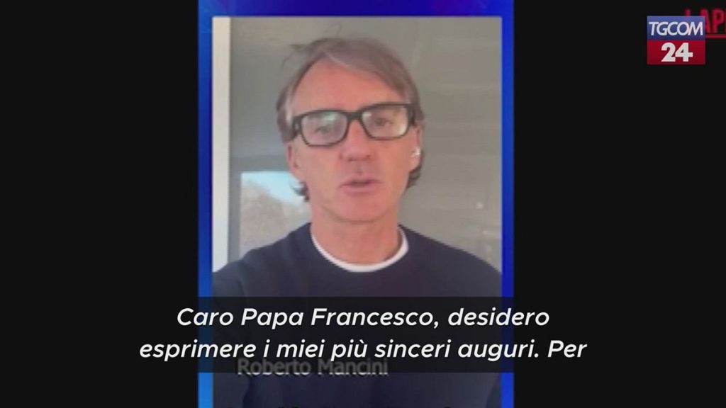 Da Mancini a Pato, passando per Ronaldinho: il calore del calcio verso Papa Francesco